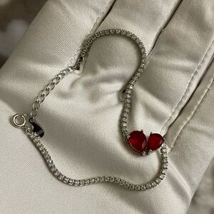 Elegant Sterling Silver 925 Bracelet with Zircon
Gemstone Ladies